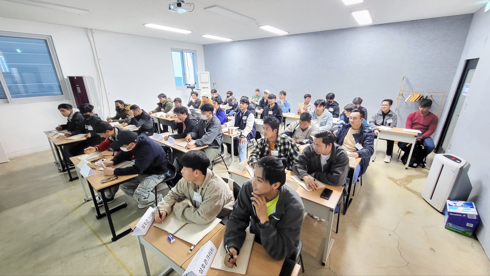 http://www.gjhrd.co.kr/bs/se2/imgup/1743483580_61039.jpg